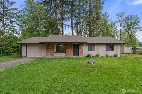 708 NEaton Ct, Castle Rock, WA 98611