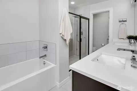 Bath - 8911 NE 173rd Pl #B, Bothell, WA 98011 photo 1 of 3