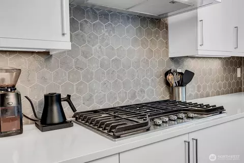 Kitchen - 8911 NE 173rd Pl #B, Bothell, WA 98011 photo 2 of 4
