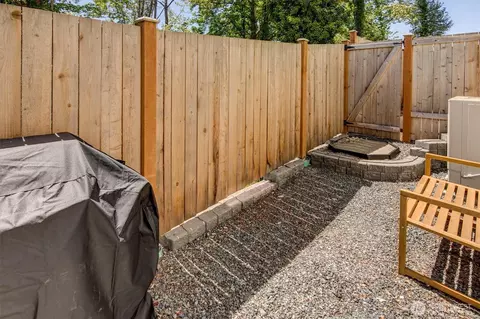Exterior - 8911 NE 173rd Pl #B, Bothell, WA 98011 photo 3 of 3