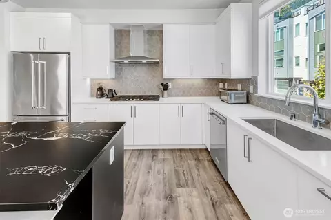 Kitchen - 8911 NE 173rd Pl #B, Bothell, WA 98011 photo 3 of 4