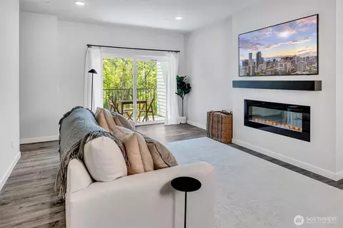 Living - 8911 NE 173rd Pl #B, Bothell, WA 98011 photo 1 of 2