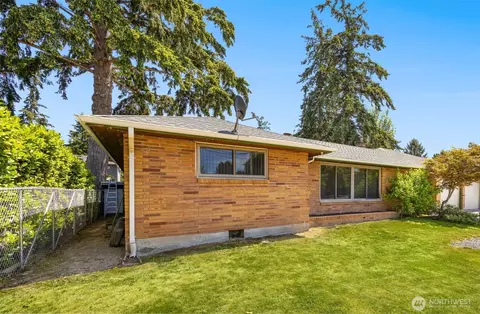 24608 Marine View Dr S, Des Moines, WA 98198