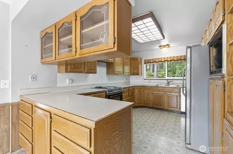 5470 E Grapeview Loop Rd, Allyn, WA 98524 photo 9