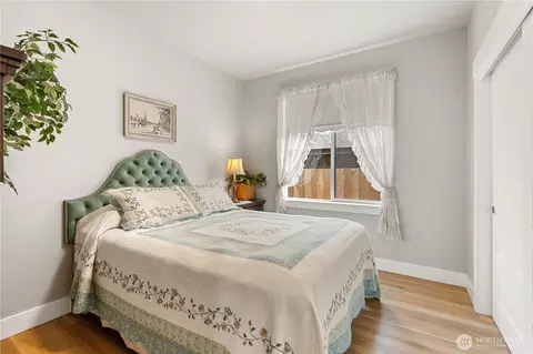 Bedroom - 2110 Hawks View Ln, Winlock, WA 98596 photo 3 of 3
