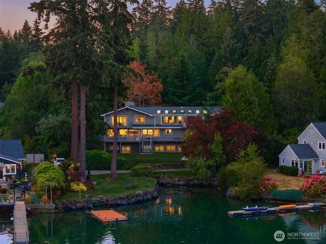 15041 Skogen Ln NE, Bainbridge Island, WA 98110