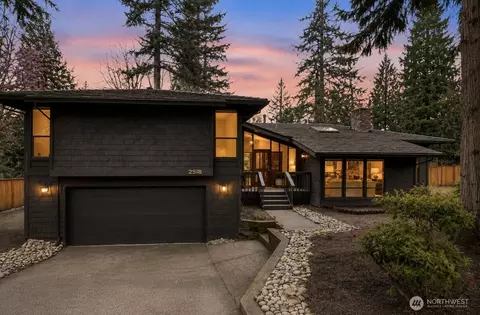 2518 Sahalee Dr E, Sammamish, WA 98074
