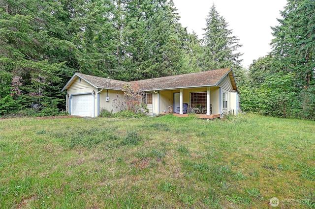 1675 Aspen Dr, Camano Island, WA 98282