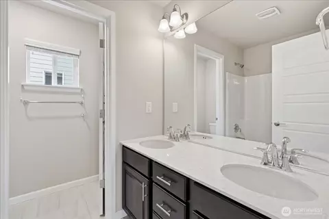 Bath - 4425 223rd Pl SE, Bothell, WA 98021 photo 4 of 4