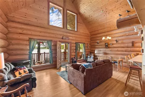 Living - 370 Thompson Rd, Riverside, WA 98849 photo 1 of 2