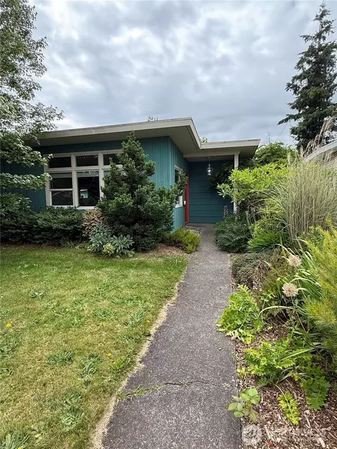 2733 Lynn St, Bellingham, WA 98225
