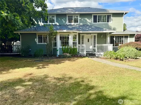 18319 Driftwood Dr E, Lake Tapps, WA 98391