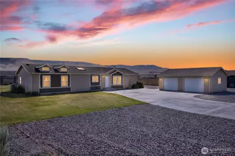 204 Davidson Blvd SW, Mattawa, WA 99349