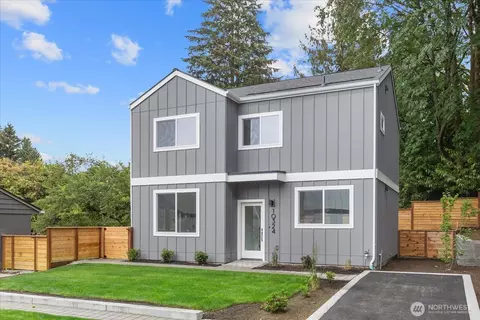 10324 Ashworth Ave N, Seattle, WA 98133