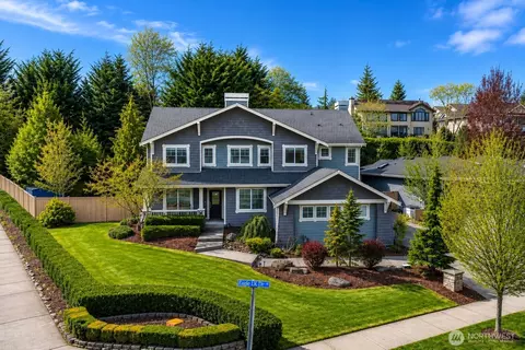 7041 Eagle Lake Dr SE, Snoqualmie, WA 98065