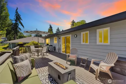 8707 Maple Ln, Edmonds, WA 98026 photo 2