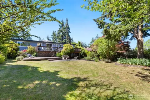 8707 Maple Ln, Edmonds, WA 98026 photo 3