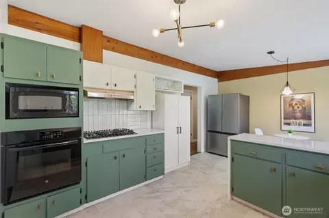 8707 Maple Ln, Edmonds, WA 98026 photo 13