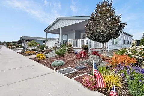 894 N Iris Ave, Sequim, WA 98382 photo 2