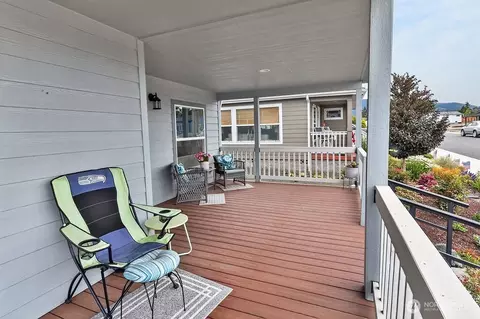 894 N Iris Ave, Sequim, WA 98382 photo 4