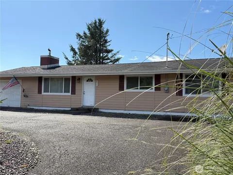 655 Canal Dr NE, Ocean Shores, WA 98569