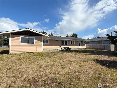 655 Canal Dr NE, Ocean Shores, WA 98569