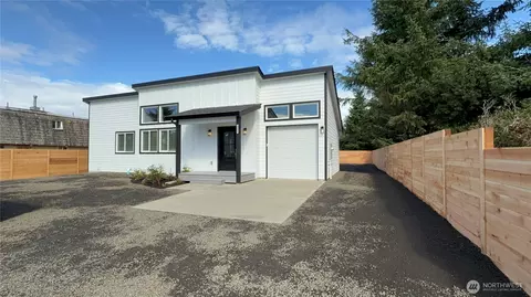 955 Tonquin Ave SW, Ocean Shores, WA 98569