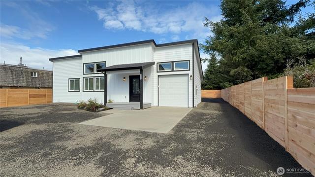 955 Tonquin Ave SW, Ocean Shores, WA 98569