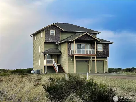 1185 Ocean Shores Blvd SW, Ocean Shores, WA 98569