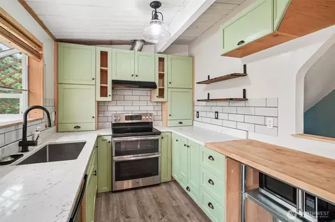 Kitchen - 23804 7th Ave W, Bothell, WA 98021 photo 1 of 6