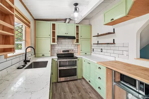 Kitchen - 23804 7th Ave W, Bothell, WA 98021 photo 3 of 6