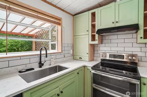 Kitchen - 23804 7th Ave W, Bothell, WA 98021 photo 5 of 6