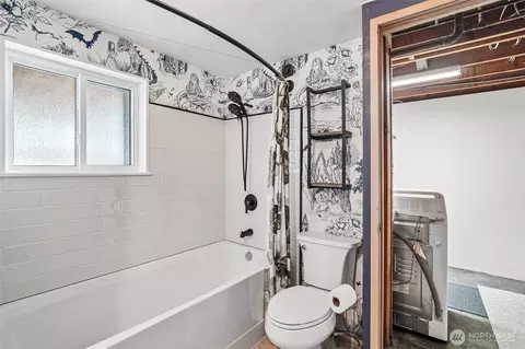 Bath - 23804 7th Ave W, Bothell, WA 98021 photo 4 of 5