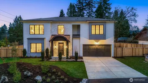 10789 SE 10th St, Bellevue, WA 98004