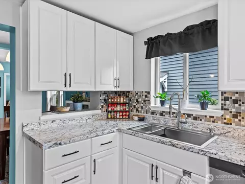 Kitchen - 1715 26th Ave S, Seattle, WA 98144 photo 4 of 4