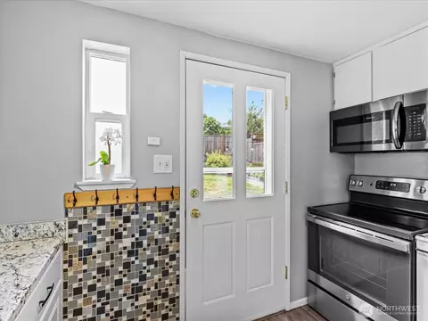 Entry Way - 1715 26th Ave S, Seattle, WA 98144 photo 2 of 2