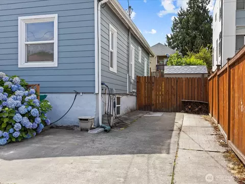 Exterior - 1715 26th Ave S, Seattle, WA 98144 photo 5 of 10