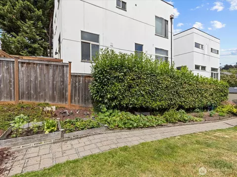 Exterior - 1715 26th Ave S, Seattle, WA 98144 photo 10 of 10