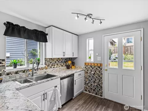 Kitchen - 1715 26th Ave S, Seattle, WA 98144 photo 2 of 4