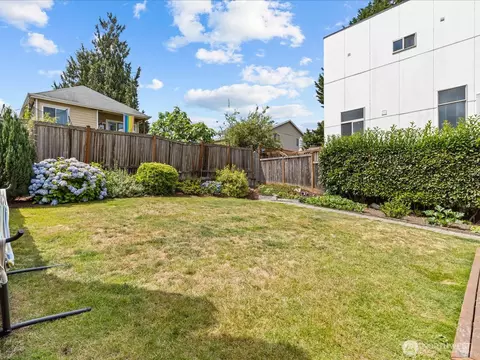Exterior - 1715 26th Ave S, Seattle, WA 98144 photo 9 of 10