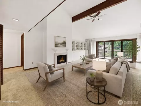 6124 NE 140th St #M5, Seattle, WA 98125