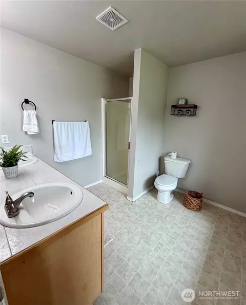 Bath - 14406 145th St E, Orting, WA 98360 photo 2 of 5