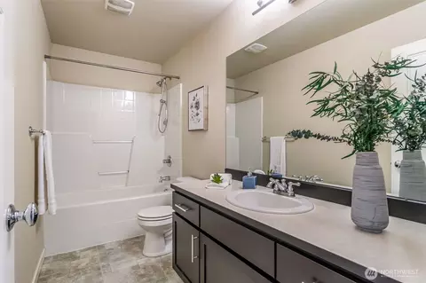 Bath - 17602 40th Dr SE, Bothell, WA 98012 photo 4 of 4