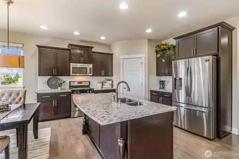 Kitchen - 17602 40th Dr SE, Bothell, WA 98012 photo 5 of 5
