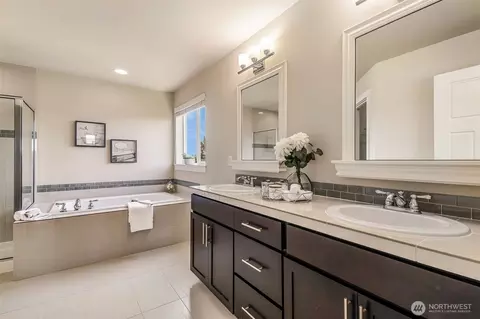 Bath - 17602 40th Dr SE, Bothell, WA 98012 photo 3 of 4