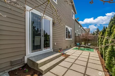 Exterior - 17602 40th Dr SE, Bothell, WA 98012 photo 4 of 9