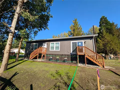 902 97th St E, Tacoma, WA 98445