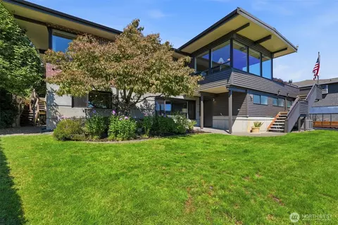 8125 Bayridge Ave, Gig Harbor, WA 98332