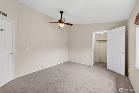 819 Mountain Villa Loop, Enumclaw, WA 98022 photo 16