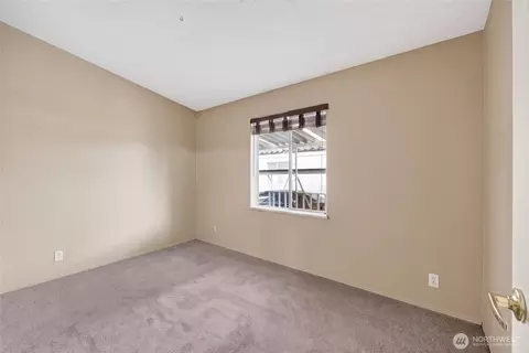 819 Mountain Villa Loop, Enumclaw, WA 98022 photo 12